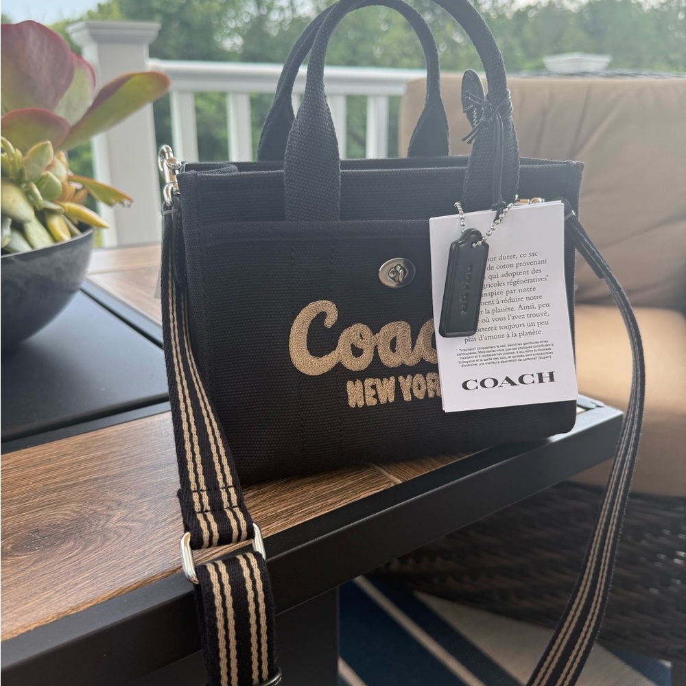 Coach Black Crossbody Bag Sleek Modern Design